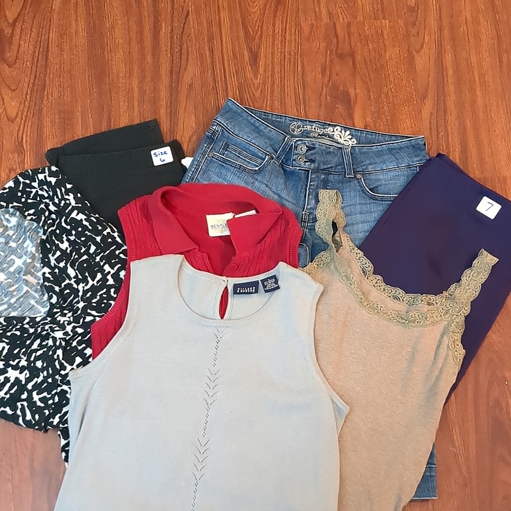 7 Items 2 pants 1 skirt & 4 tops (1) Price